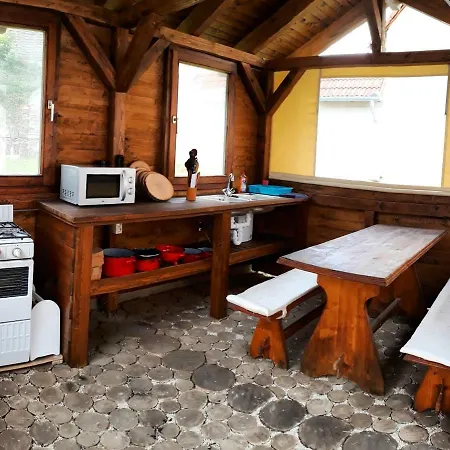 Lägenhet Monzi Apartmanhaz